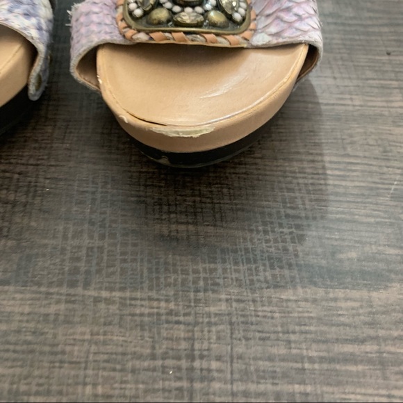 Vince Camuto Lupa natural desert snake print platform wedge sandals - Picture 10 of 11